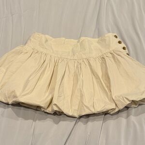 American Eagle Cream Bubble Stretch Skort with Button Detail Size 6 NWOT